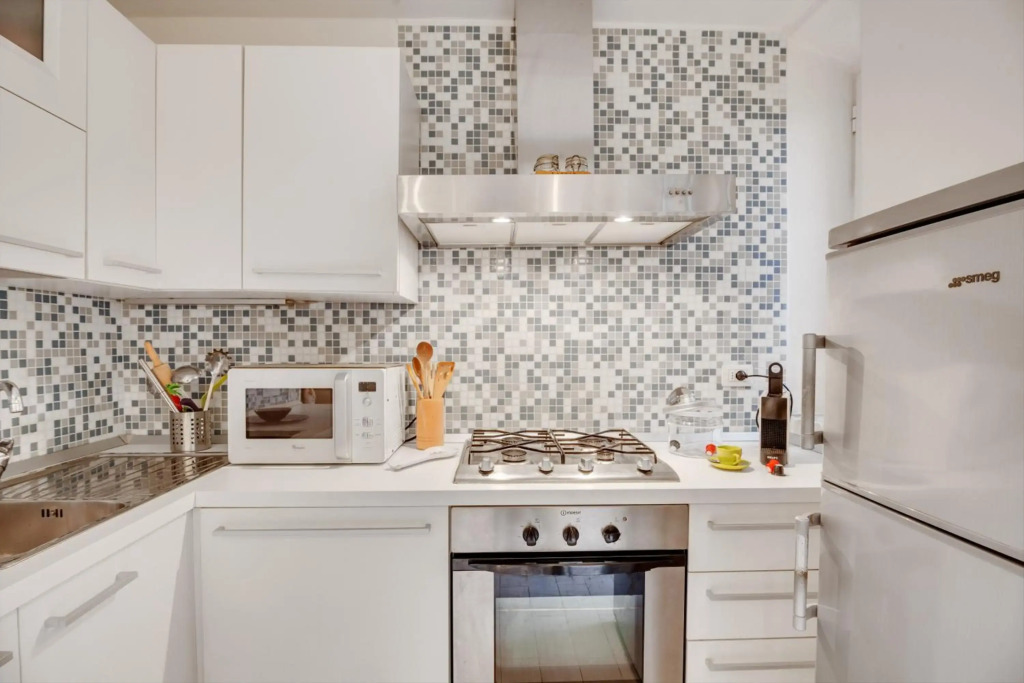 Coverciano Modern Apartment with Patio!