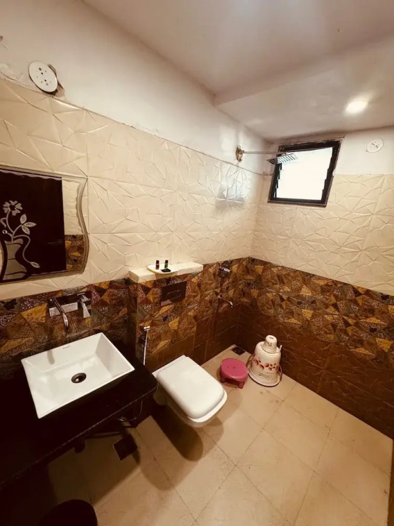 Hotel Lotus Inn
