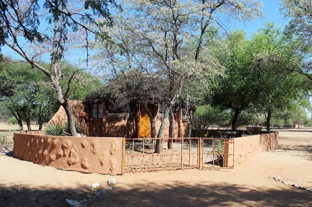 Harnas Lodge