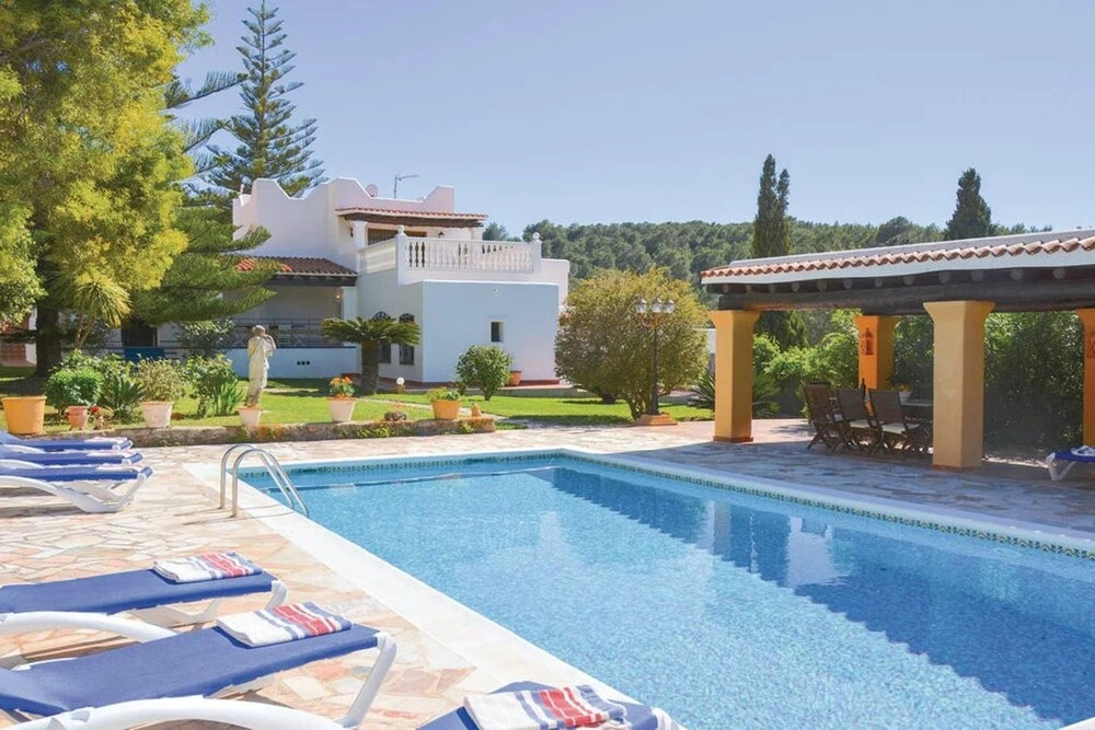Villa with 4 Bedrooms in Santa Eulària Des Riu, with Private Pool, Furnished Terrace And Wifi