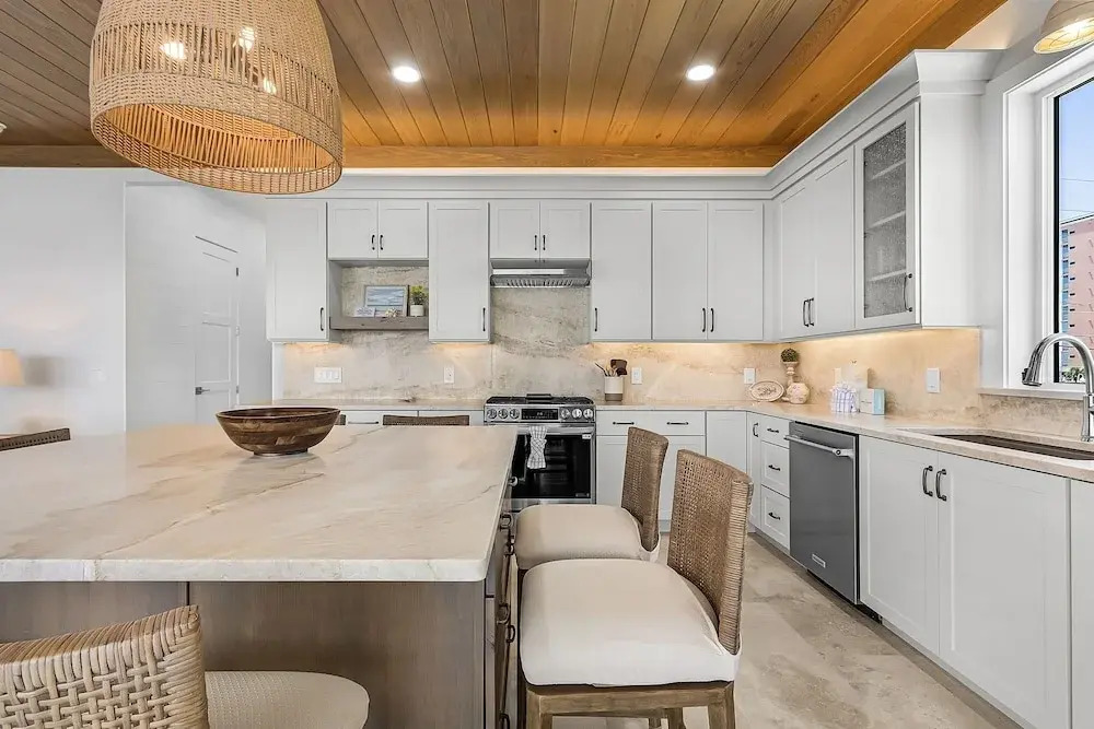 319 Bay & Beach Blessings: Pool Home W/ Water Views! 4 Bedroom Home