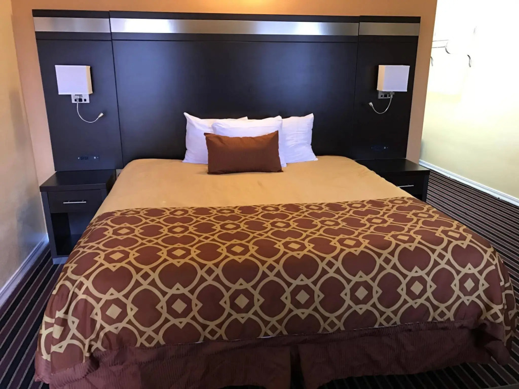 Signature Inn Medford Downtown