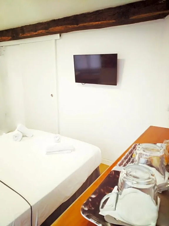 Rin Rooms