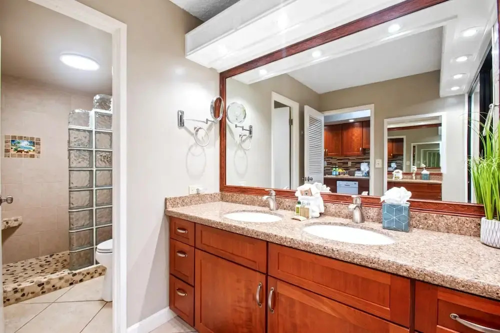 KBM Resorts FREE CAR Maui Kaanapali Villas Beachfront Resort Upgraded Studio MKV-C152