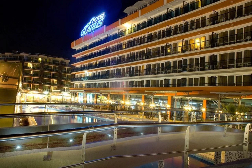 Hotel Glarus Beach