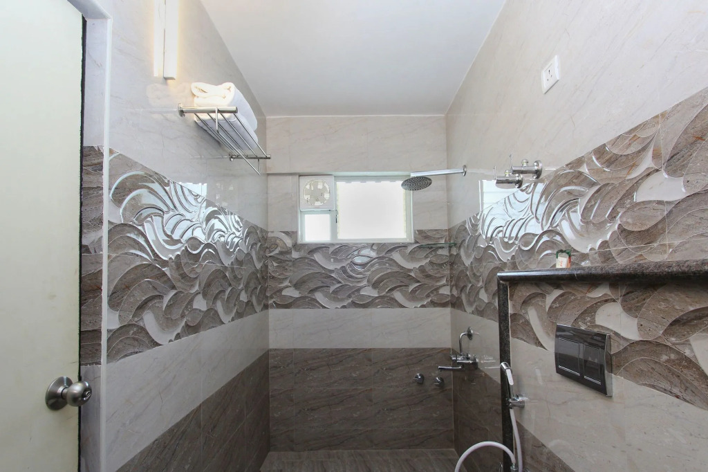 OYO 4429 Vee Suites
