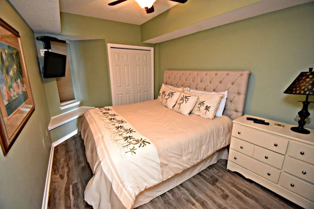 Caribbean 803 by RedAwning