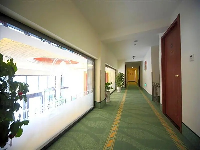 GreenTree Inn Jiangsu Yangzhou South Yangtze River Road University City Express Hotel