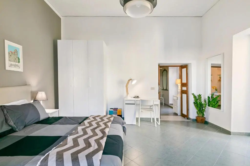 Stylish Flat Maqueda