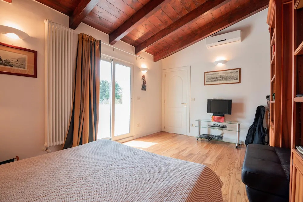 Villa Ribes con piscina by Wonderful Italy