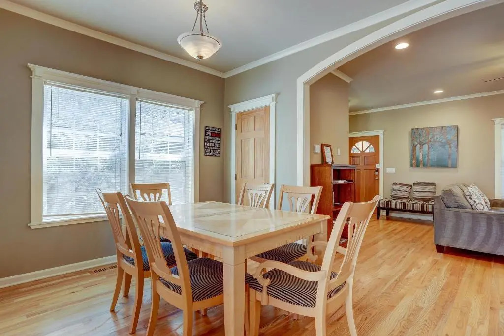 Westside Walkable-AC-3BR/2.5BA
