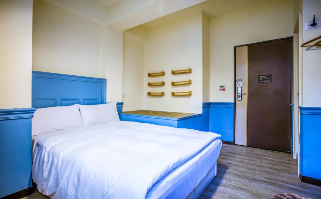 Tomer Hostel