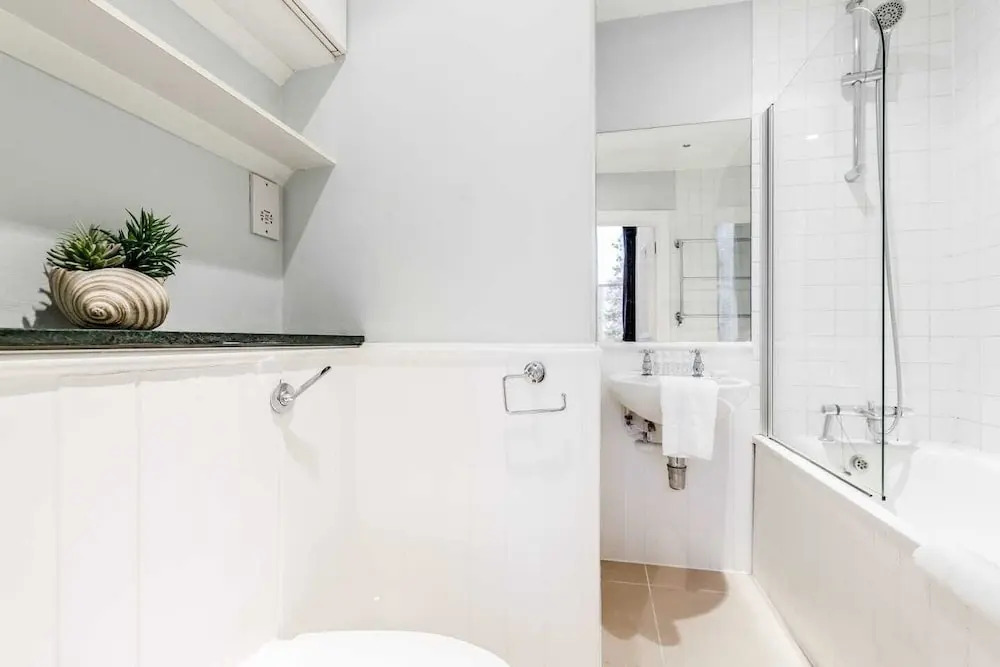 Amazing 2 bed 2 bath Kensington