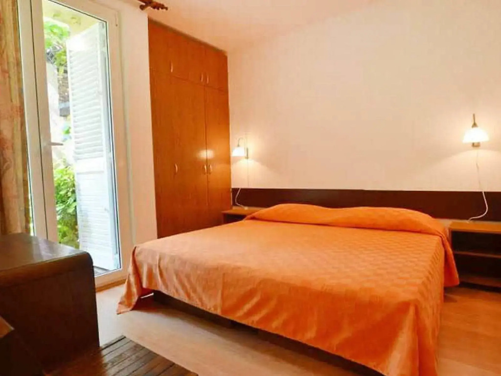 Vladimir - One Bedroom No.3
