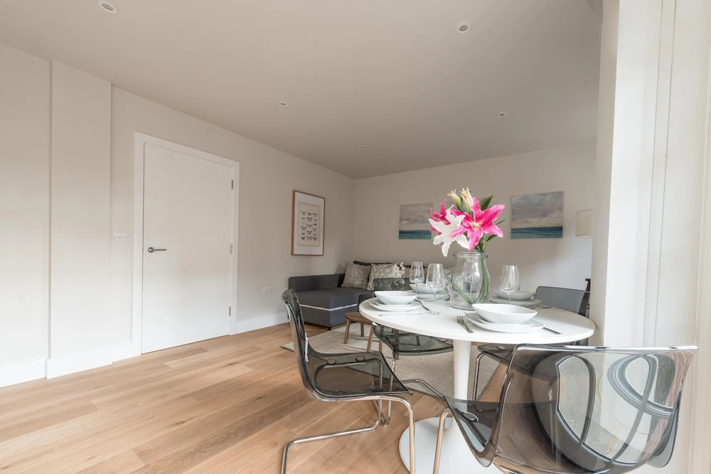 Hampden Apartments - the Diana