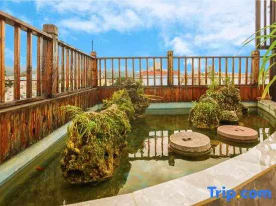 Rongshe Homestay (Daijia Alley)