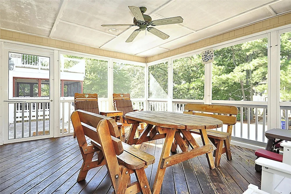 212 Maplewood Street Bethany by Long & Foster