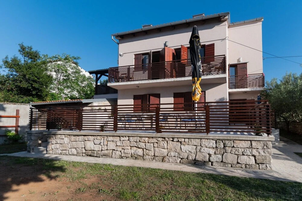 Tiho - 10m From the Beach - SA1 Potkrovlje
