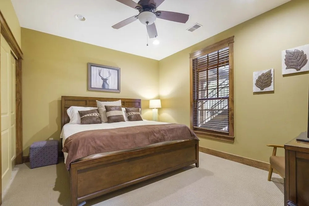 Taneycomo Retreat - Lakefront Condo