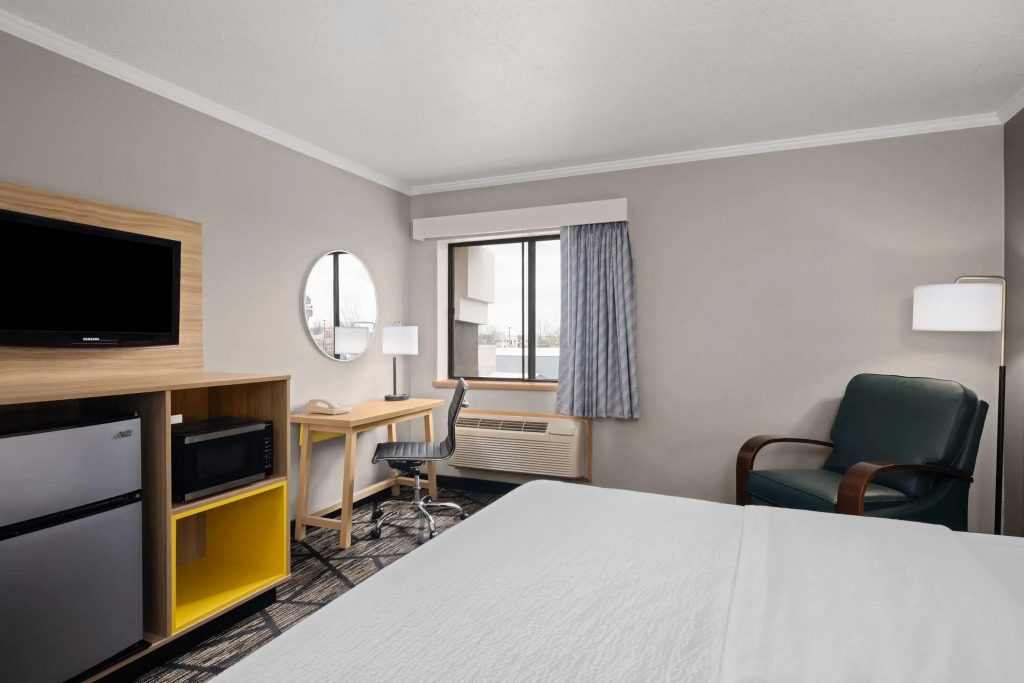 La Quinta Inn by Wyndham Milwaukee Airport / Oak Creek