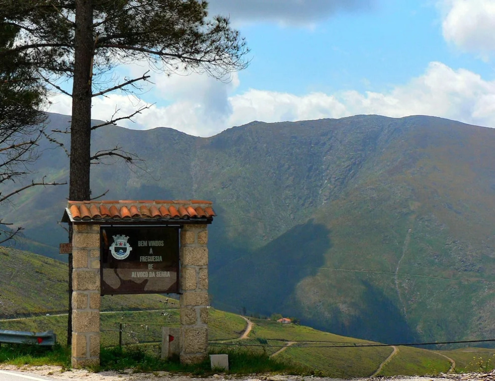 Apartment With 2 Bedrooms in Alvoco da Serra, With Wonderful Mountain