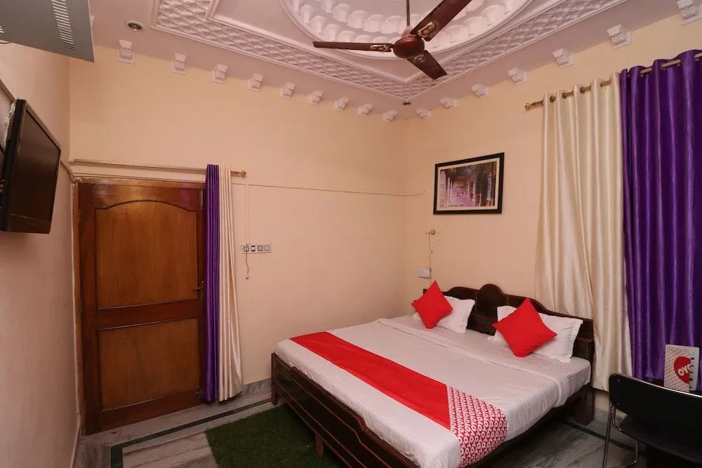 OYO 26582 Hotel Kings