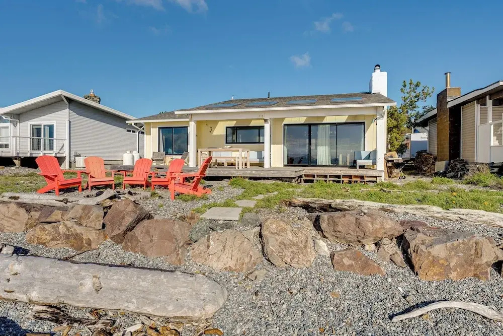 Whale Watch & Relax Fireside: Puget Sound Gem!