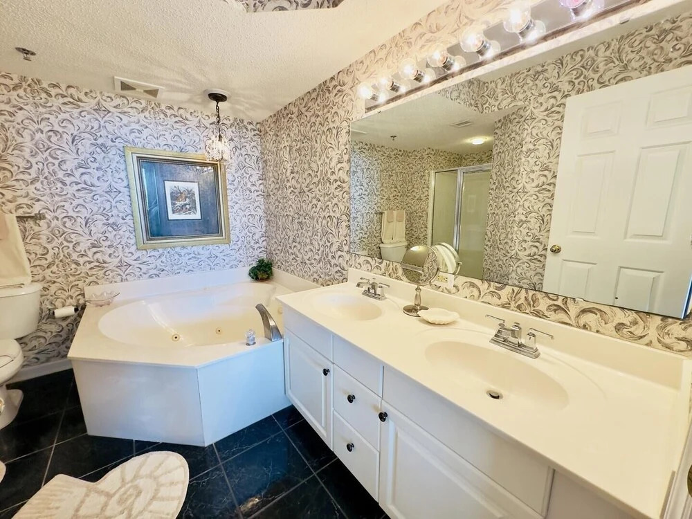 Beach Club Iii 1e 3 Bedroom Condo by RedAwning, North Myrtle Beach