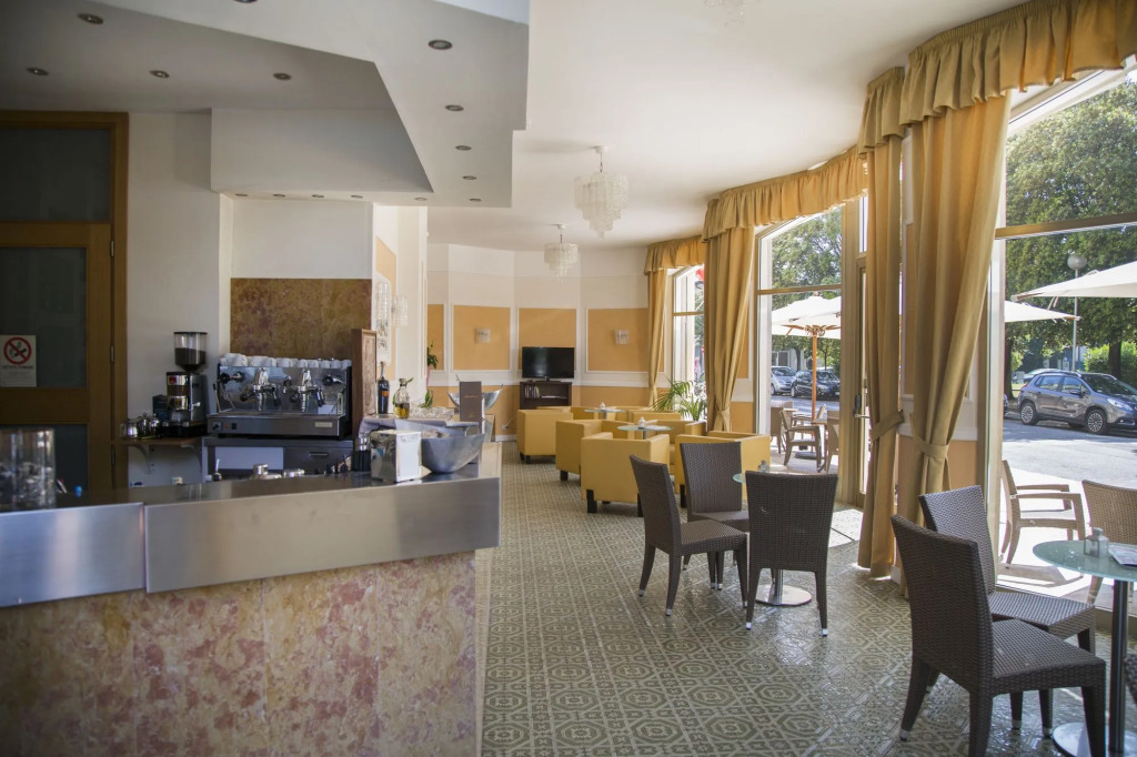 Grand Hotel