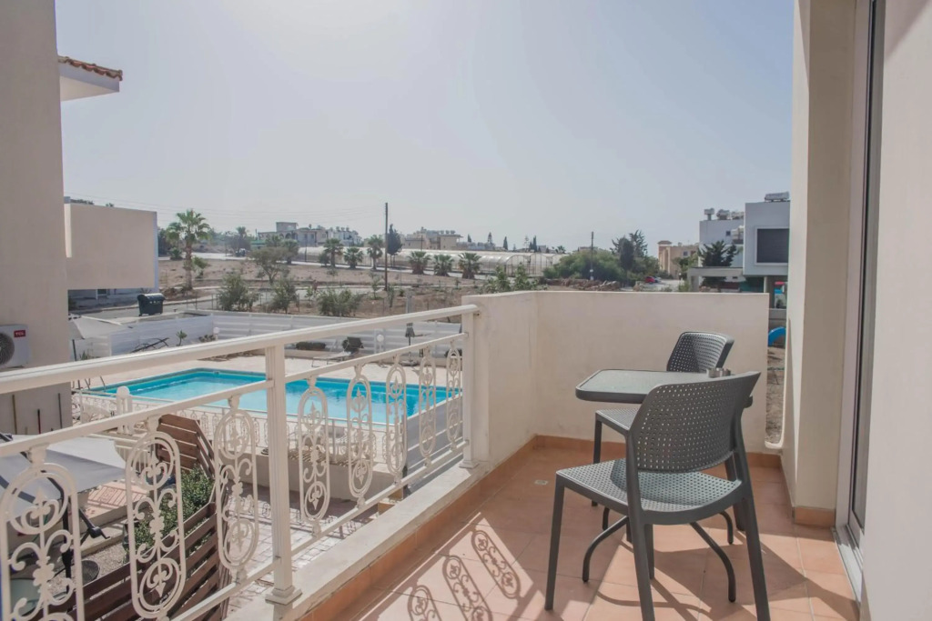 Renovated one bedroom apartment in Paphos with pool