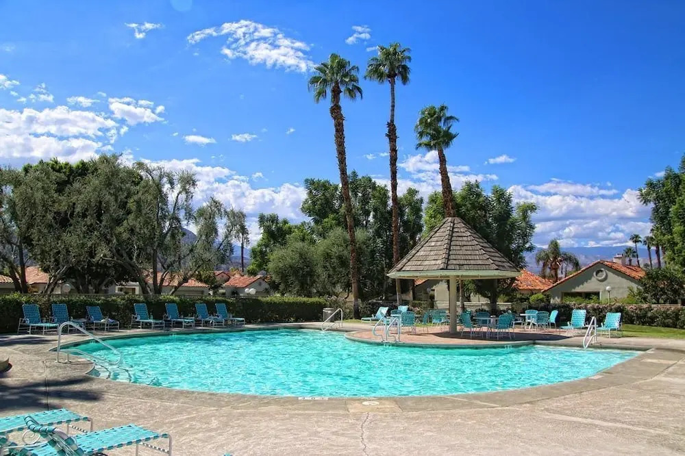 4 Seasons at Desert Breezes