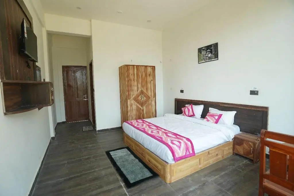 Lap Of Himalayas Resort