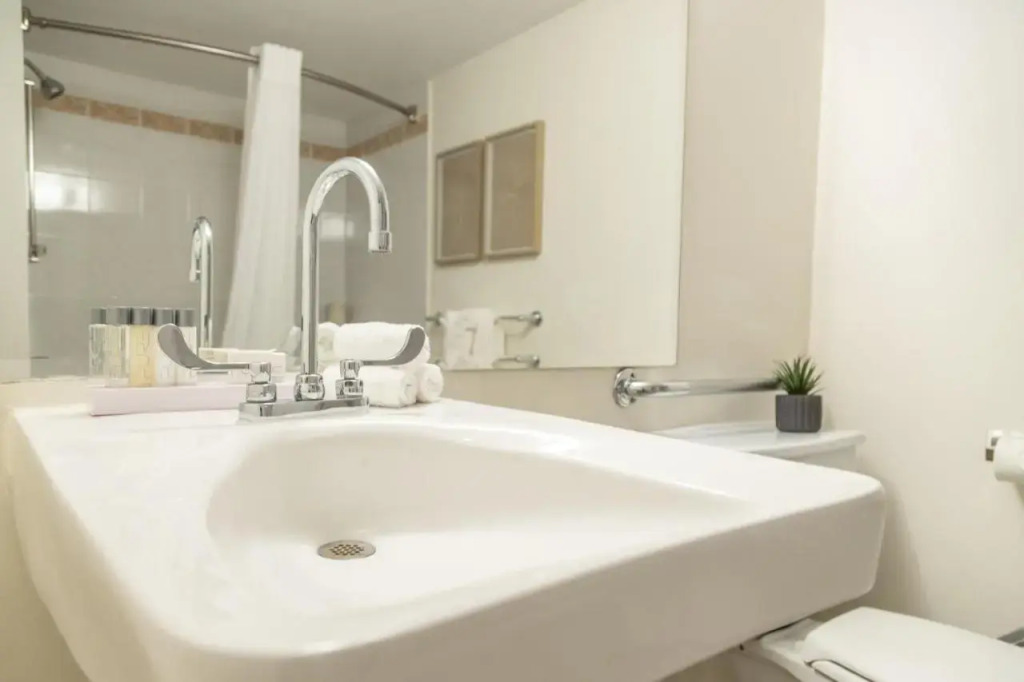 Hotel Faubourg Montreal Centre-Ville Downtown