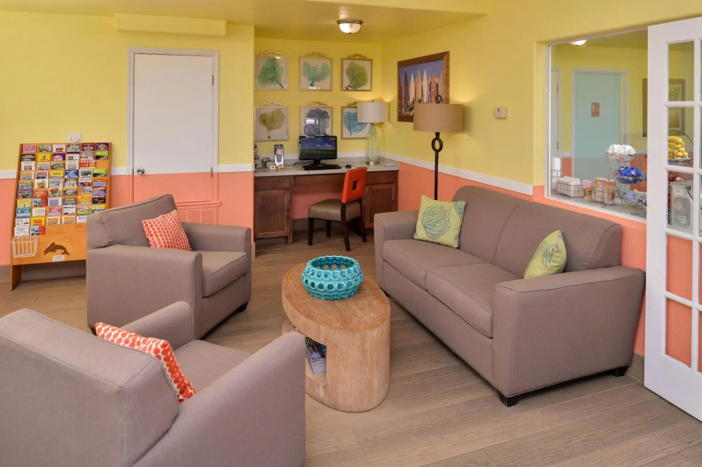 The Island Hotel Near Beach Port Aransas
