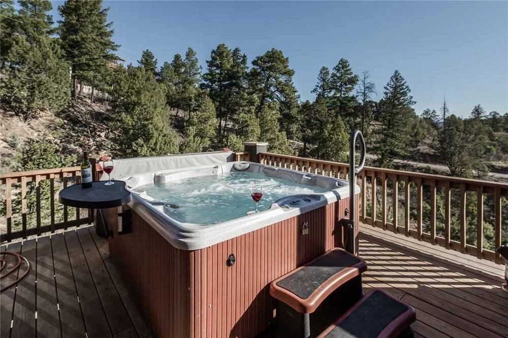 Abbey Lodge - Nine Bedroom Cabin with Hot Tub