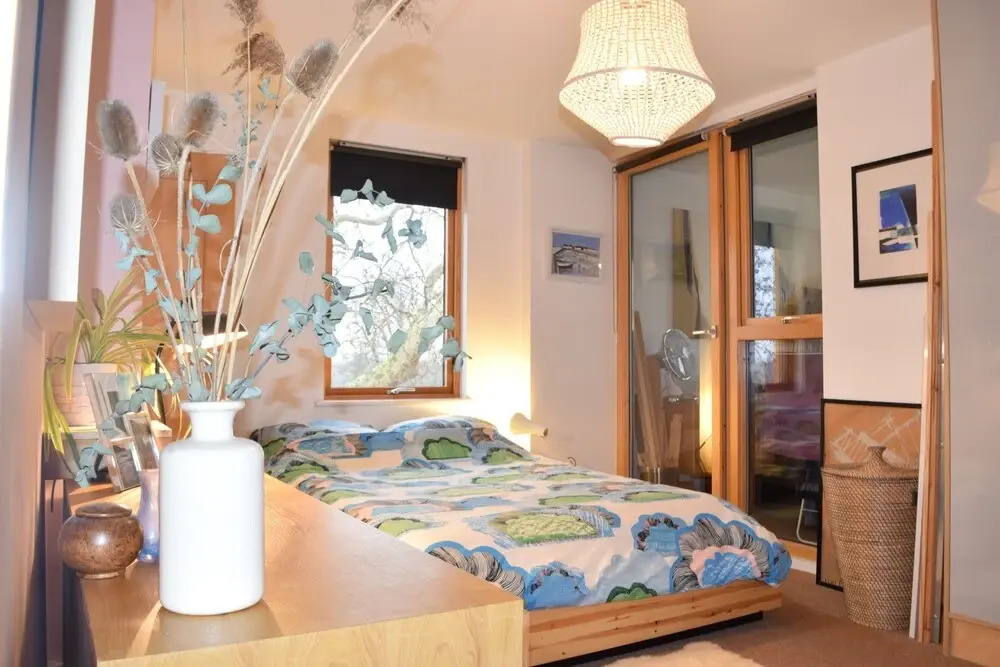 East London Riverside Apartment