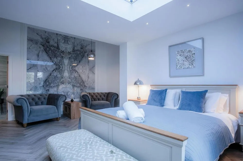 Suite 15 - Sleeping Giant Hotel - PEN Y CAE Inn