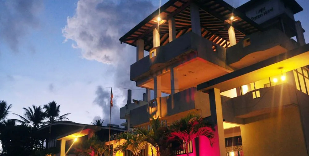 Night Station Hotel