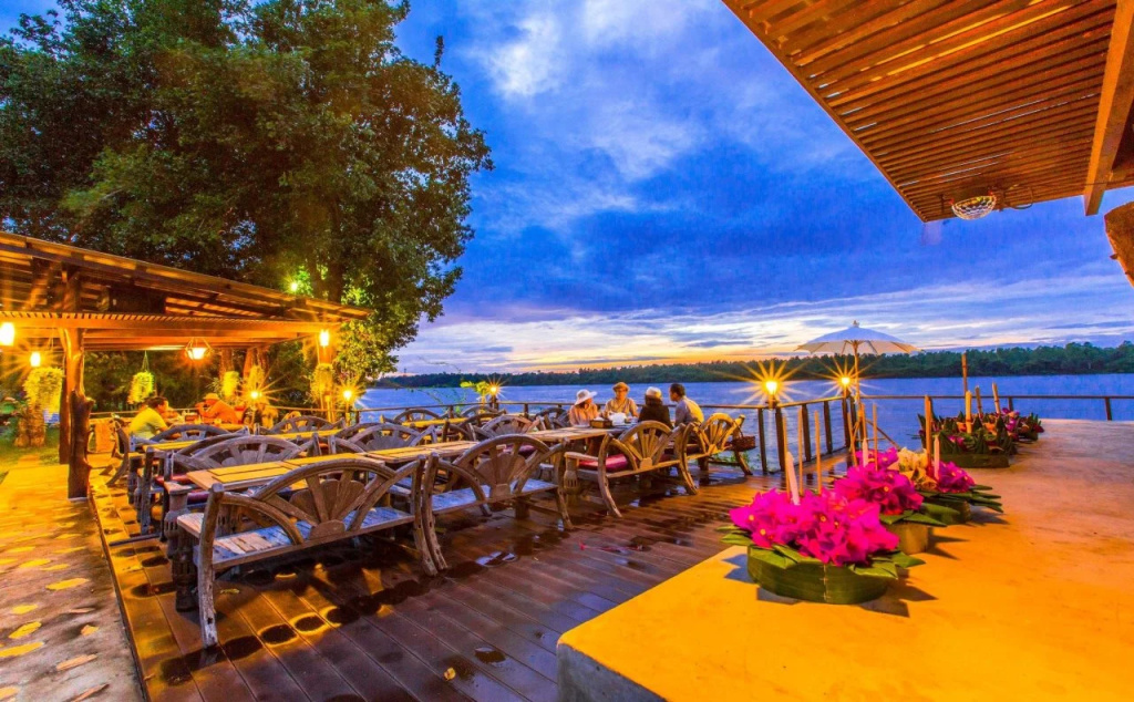 The Moon Resort