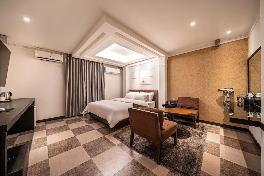 Hotel The Fine