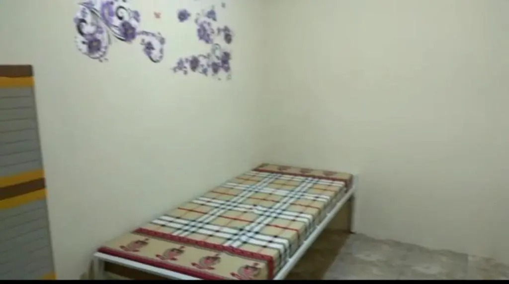 Eiffel Residence Petojo - Female Only