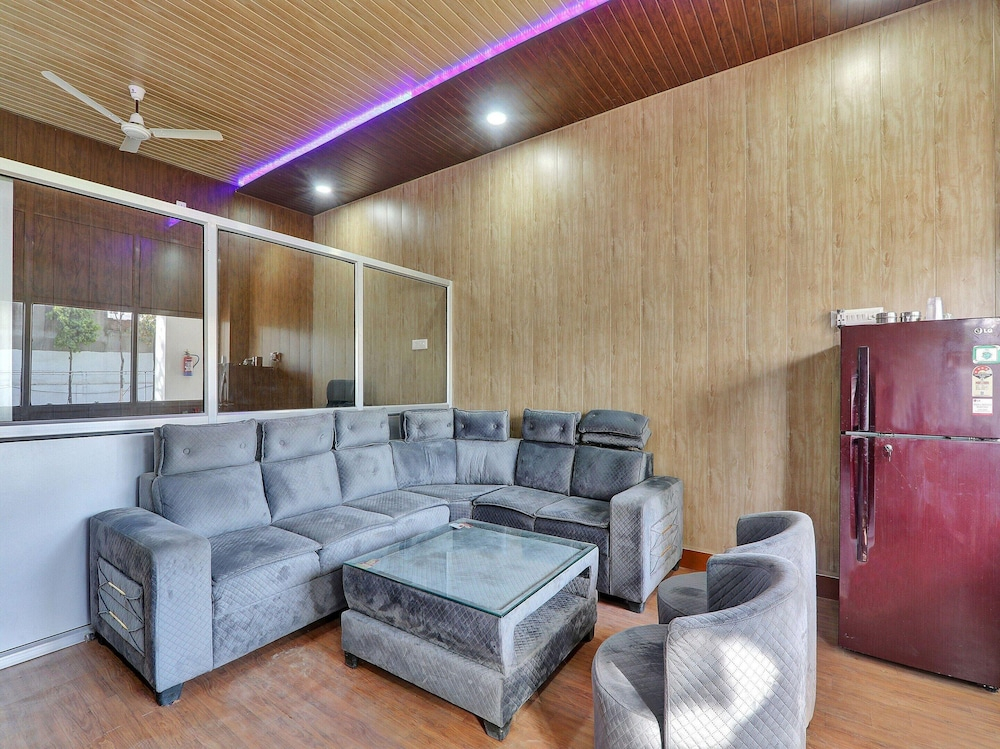 Hotel O Takrohi Hospital Road