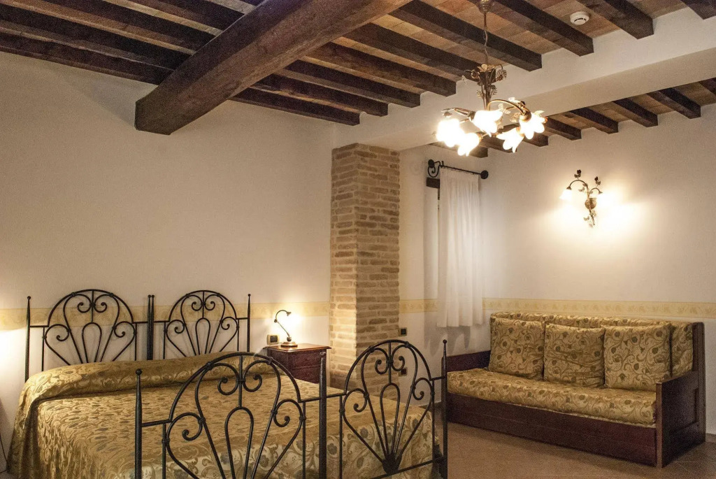 Palazzo Brunamonti Boutique Hotel