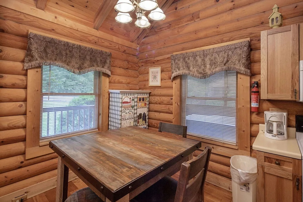 Beary Special by Eagles Ridge Resort