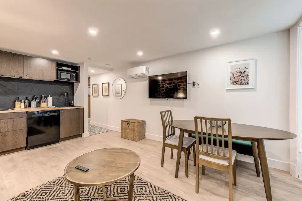 Elegant 1 Bedroom Suite