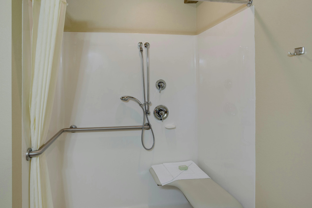 Cobblestone Inn & Suites - Brillion