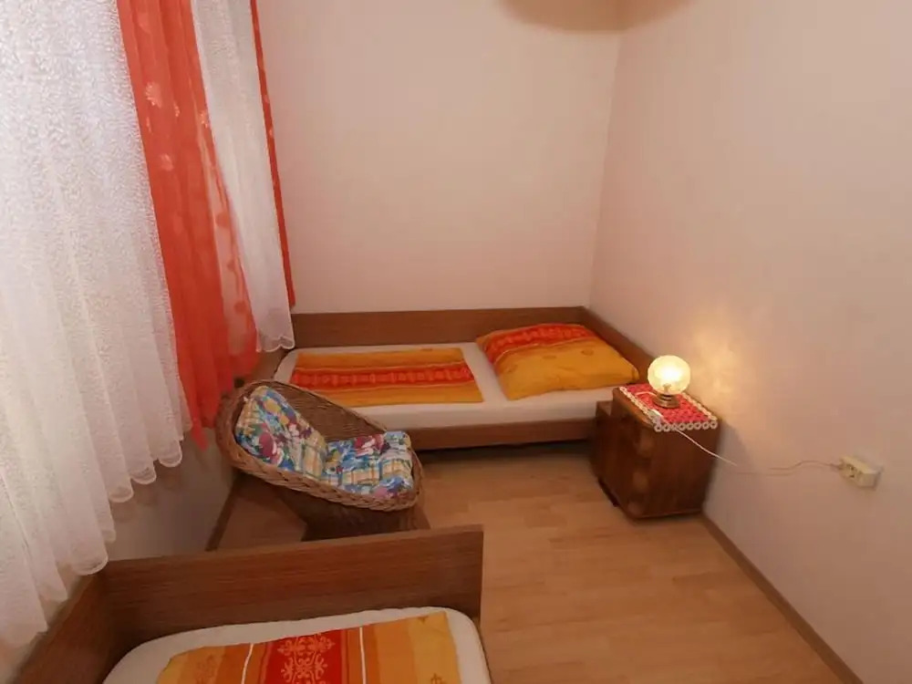 Apartment 712