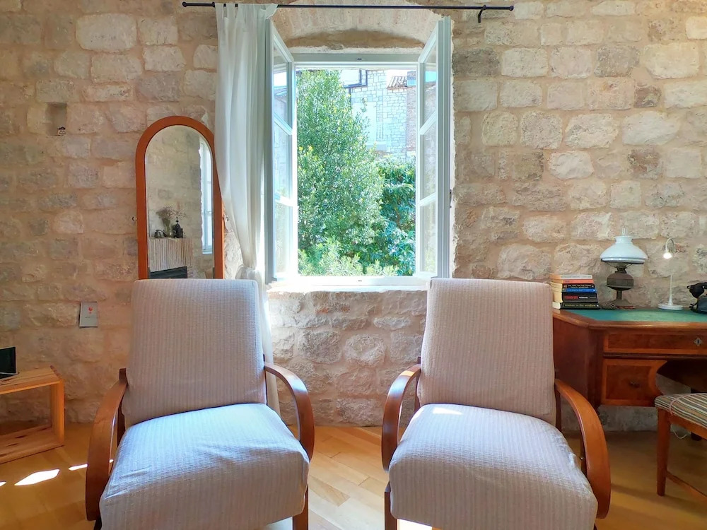 Historic Piazza House & Romantic Garden
