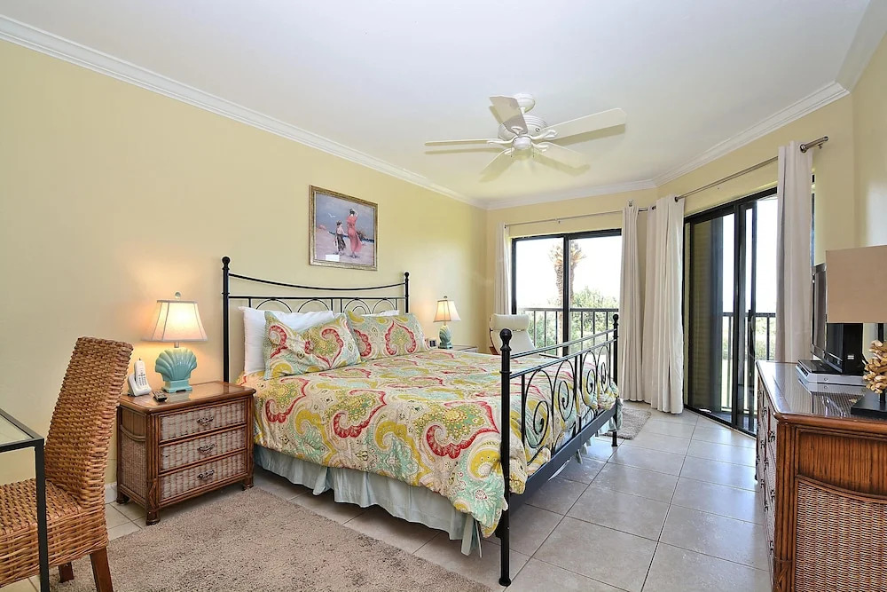 Land's End 202 Building 7 Beachfront Condo / Awesome Views!