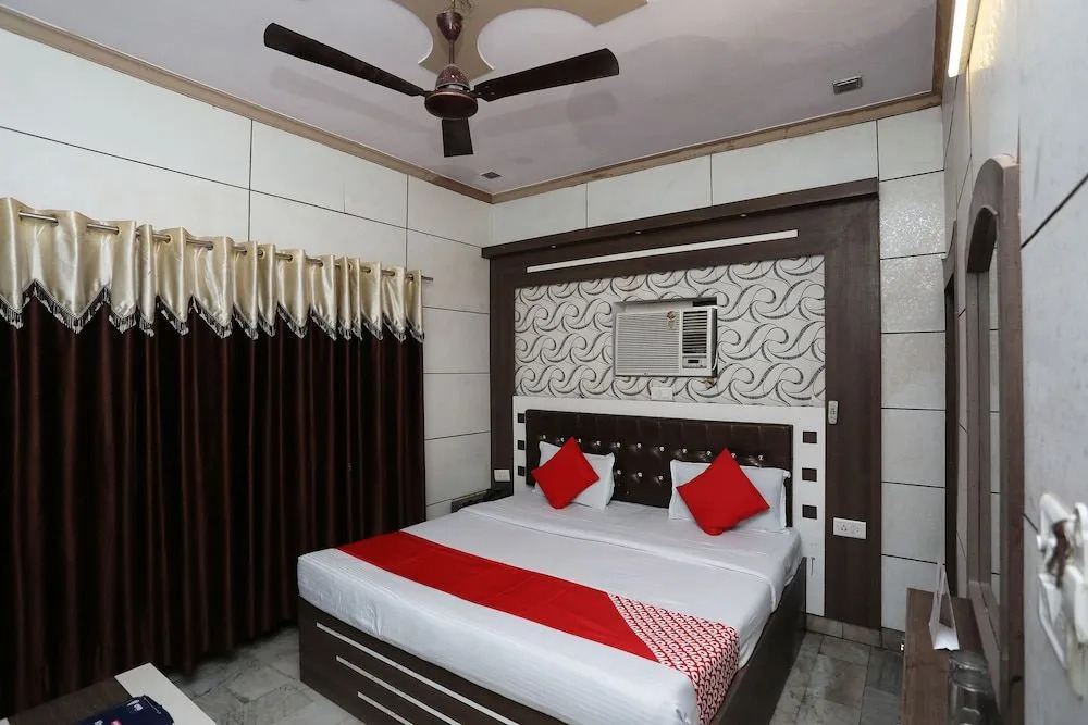 OYO 29411 Hotel Vanshika